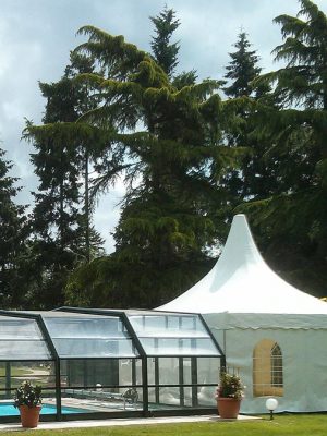 Tente/barnum utilisé comme vestiaire