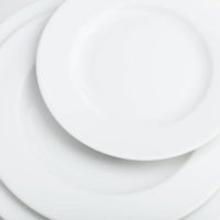 Location Assiette Blanche avec Filet Or dimension 26 cm